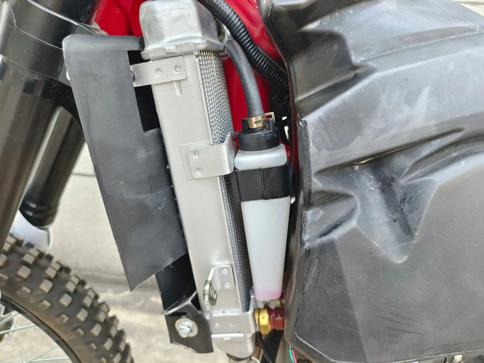 TrailMaster TM38EX 300 Dirtbike 31hp, 6-Speed Manual, Liquid Cooled, Fuel Injected